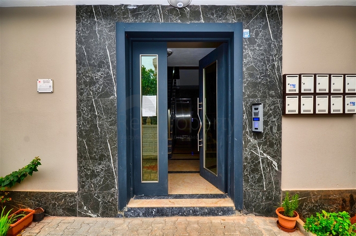 Квартира планировки 2+1 в микрорайоне Кызыларык - Анталия 