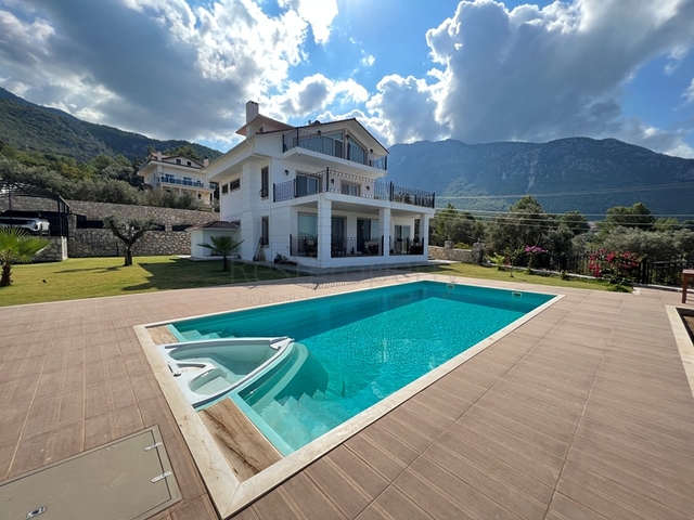 Вилла планировки 4+1 в районе Фетхие - Анталия