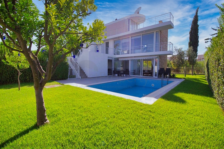 Вилла планировки 4+1 в районе Белек - Анталия 