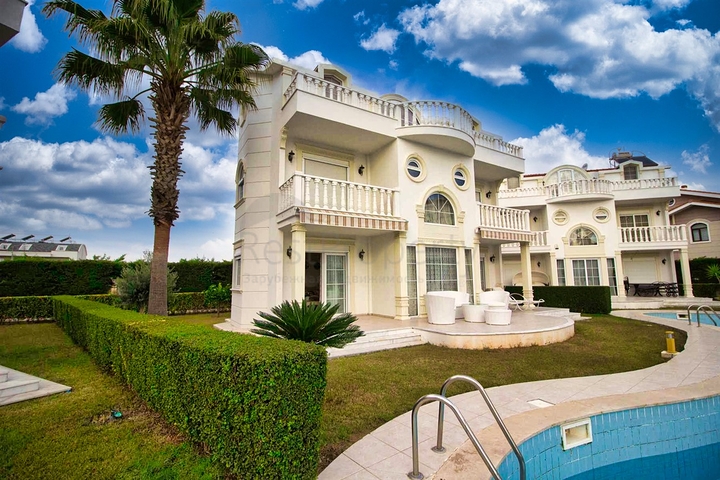 Вилла планировки 4+1 в районе Белек - Анталия 