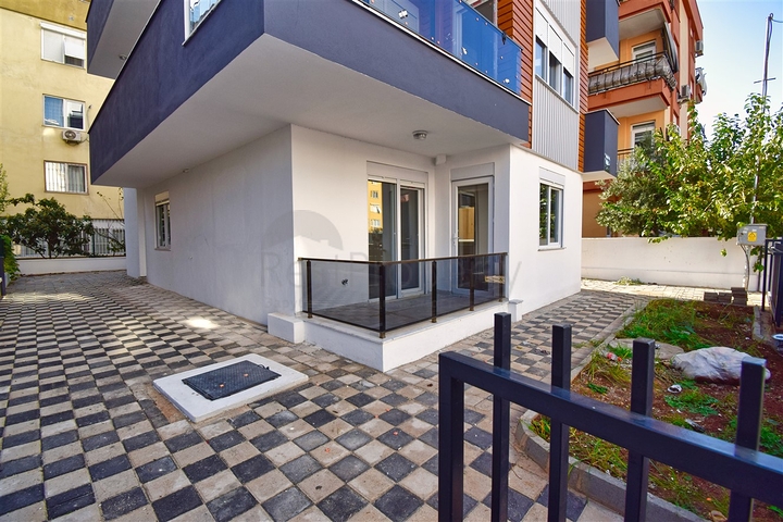 Квартира планировки 5+1 дуплекс в центре города Анталия