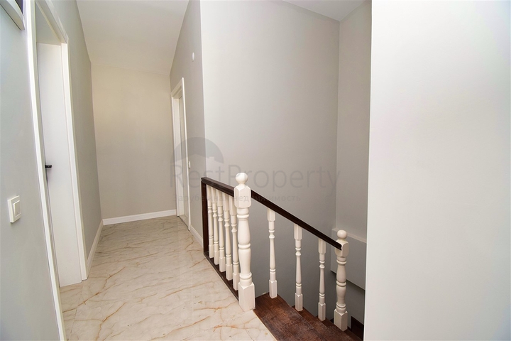 Квартира планировки 5+1 дуплекс в центре города Анталия