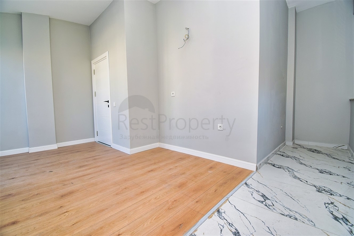 Квартира планировки 5+1 дуплекс в центре города Анталия