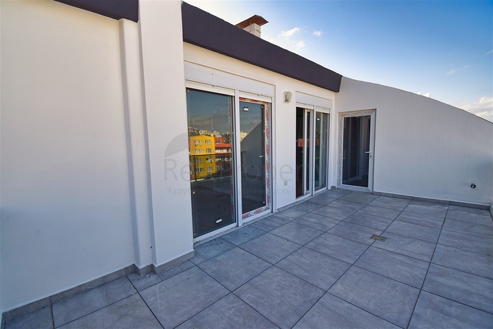 Квартира планировки 5+1 дуплекс в центре города Анталия