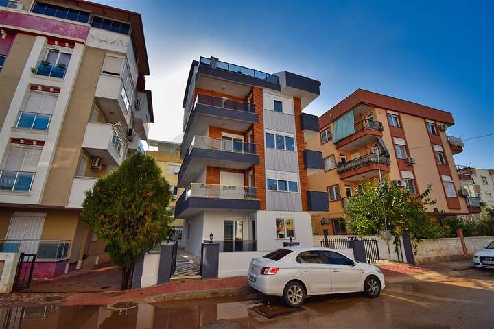 Квартира планировки 5+1 дуплекс в центре города Анталия