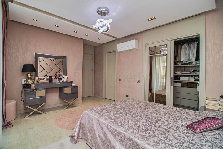 Квартира планировки 4+1 в комплексе класса люкс в районе Гюрсу - Анталия