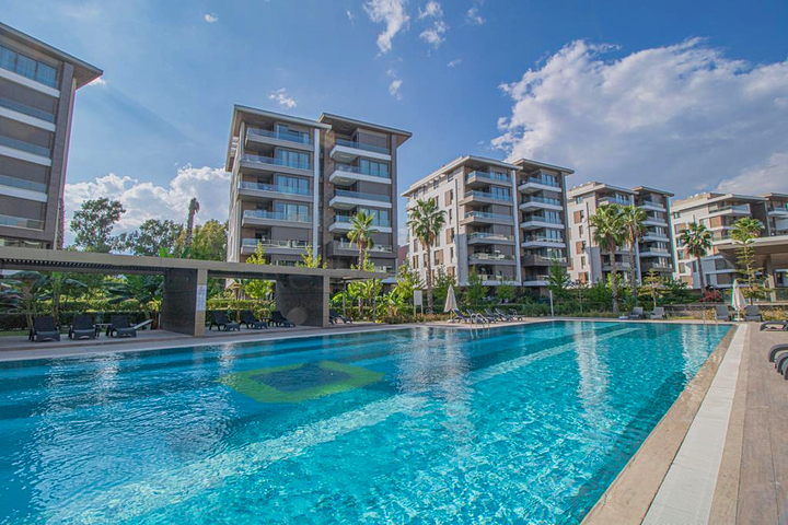 Квартира планировки 4+1 в комплексе класса люкс в районе Гюрсу - Анталия