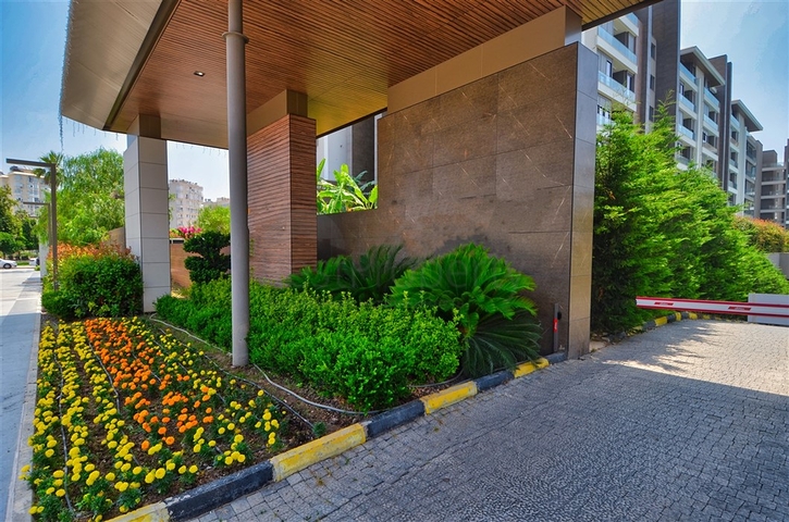 Квартира планировки 4+1 в комплексе класса люкс в районе Гюрсу - Анталия