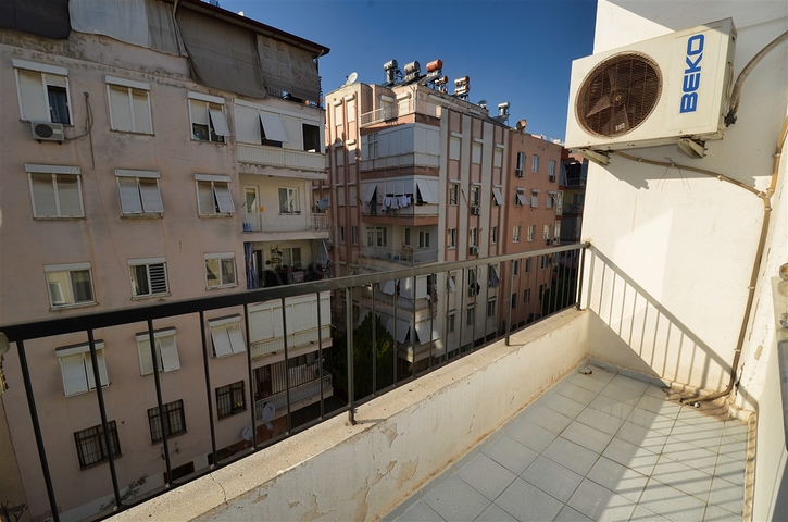 Квартира планировки 3+1 в микрорайоне Варлык - Анталия