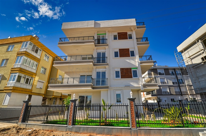 Квартиры планировки 2+1 и 6+1 дуплекс в районе Кепез - Анталия 