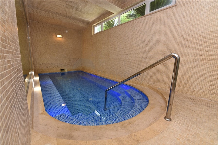 Просторный пентхаус 3+1 в районе Конаклы