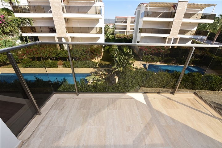 Просторный пентхаус 3+1 в районе Конаклы