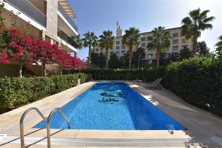 Просторный пентхаус 3+1 в районе Конаклы