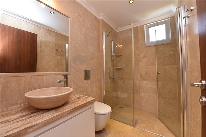 Просторный пентхаус 3+1 в районе Конаклы