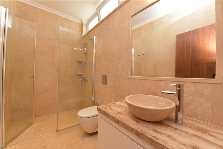 Просторный пентхаус 3+1 в районе Конаклы