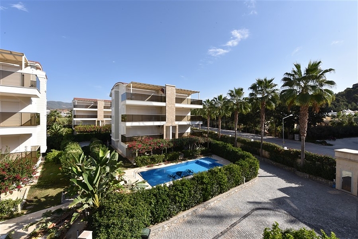 Просторный пентхаус 3+1 в районе Конаклы