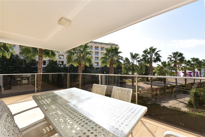 Просторный пентхаус 3+1 в районе Конаклы