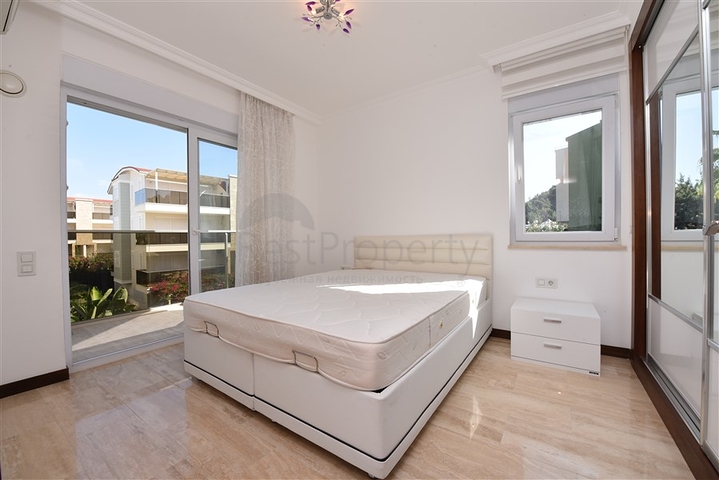 Просторный пентхаус 3+1 в районе Конаклы