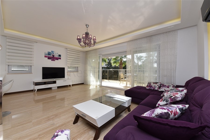 Просторный пентхаус 3+1 в районе Конаклы