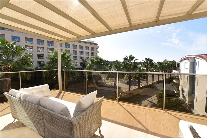 Просторный пентхаус 3+1 в районе Конаклы