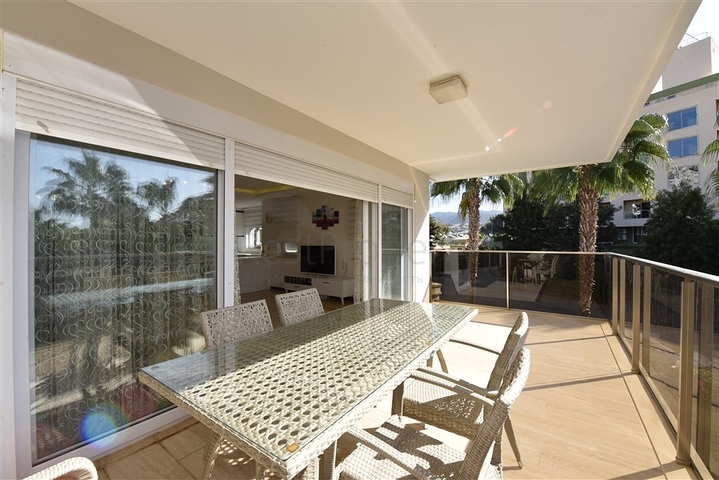 Просторный пентхаус 3+1 в районе Конаклы