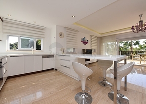 Просторный пентхаус 3+1 в районе Конаклы