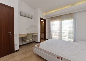 Просторный пентхаус 3+1 в районе Конаклы