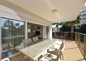 Просторный пентхаус 3+1 в районе Конаклы