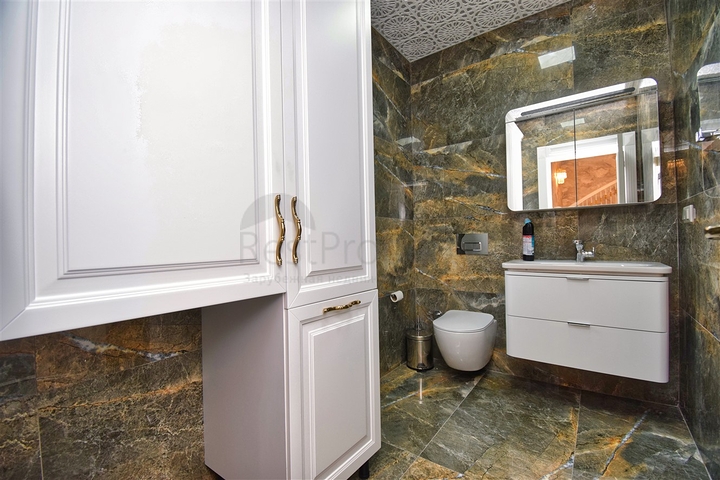 Вилла планировки 7+1 с гостевым домом 1+1 в районе Дошемеалты - Анталия