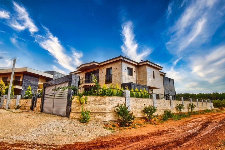 Вилла планировки 7+1 с гостевым домом 1+1 в районе Дошемеалты - Анталия