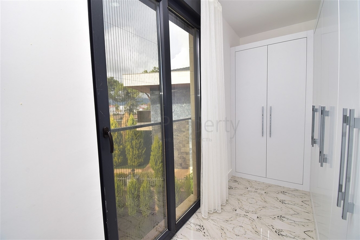 Вилла планировки 7+1 с гостевым домом 1+1 в районе Дошемеалты - Анталия