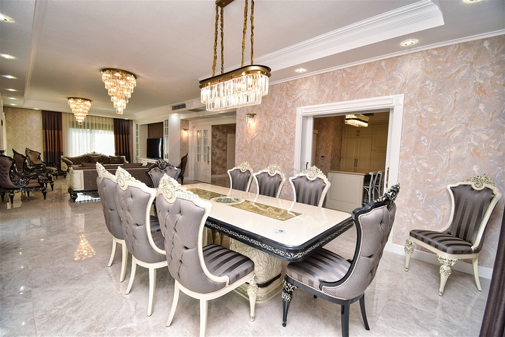 Вилла планировки 7+1 с гостевым домом 1+1 в районе Дошемеалты - Анталия