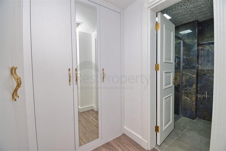 Вилла планировки 7+1 с гостевым домом 1+1 в районе Дошемеалты - Анталия