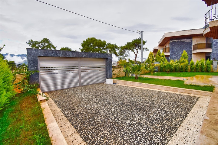 Вилла планировки 7+1 с гостевым домом 1+1 в районе Дошемеалты - Анталия