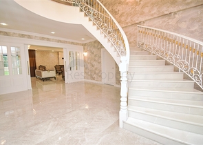 Вилла планировки 7+1 с гостевым домом 1+1 в районе Дошемеалты - Анталия