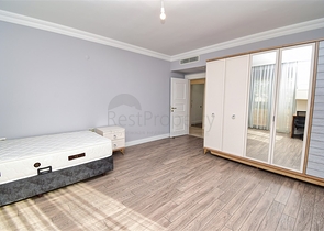 Вилла планировки 7+1 с гостевым домом 1+1 в районе Дошемеалты - Анталия