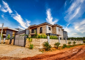 Вилла планировки 7+1 с гостевым домом 1+1 в районе Дошемеалты - Анталия