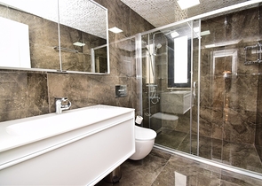 Вилла планировки 7+1 с гостевым домом 1+1 в районе Дошемеалты - Анталия