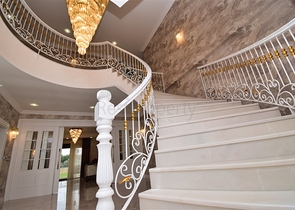 Вилла планировки 7+1 с гостевым домом 1+1 в районе Дошемеалты - Анталия