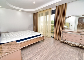 Вилла планировки 7+1 с гостевым домом 1+1 в районе Дошемеалты - Анталия