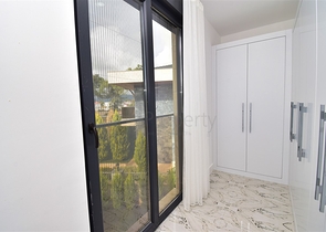 Вилла планировки 7+1 с гостевым домом 1+1 в районе Дошемеалты - Анталия