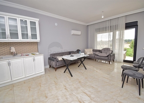 Вилла планировки 7+1 с гостевым домом 1+1 в районе Дошемеалты - Анталия