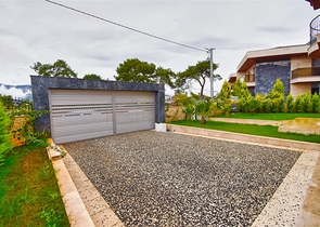 Вилла планировки 7+1 с гостевым домом 1+1 в районе Дошемеалты - Анталия