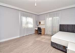 Вилла планировки 7+1 с гостевым домом 1+1 в районе Дошемеалты - Анталия