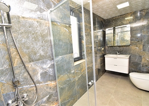 Вилла планировки 7+1 с гостевым домом 1+1 в районе Дошемеалты - Анталия