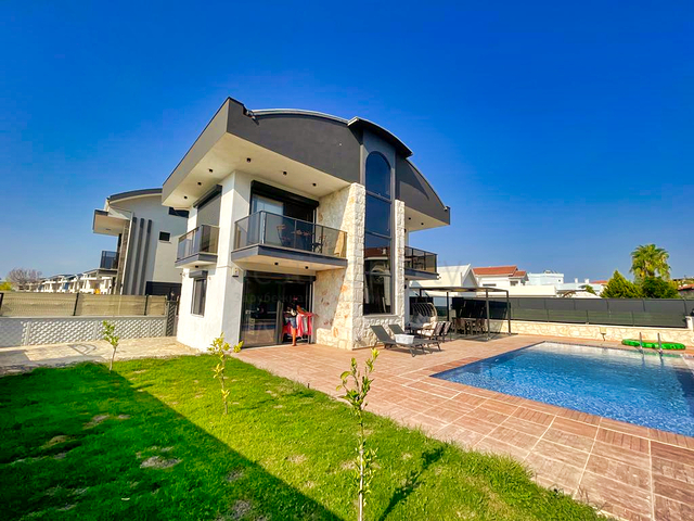 Квартира планировки 4+1 дуплекс в районе Белек - Анталия