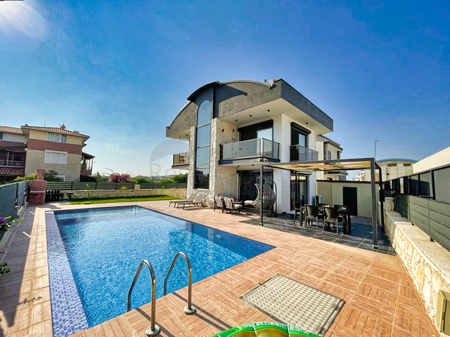 Квартира планировки 4+1 дуплекс в районе Белек - Анталия