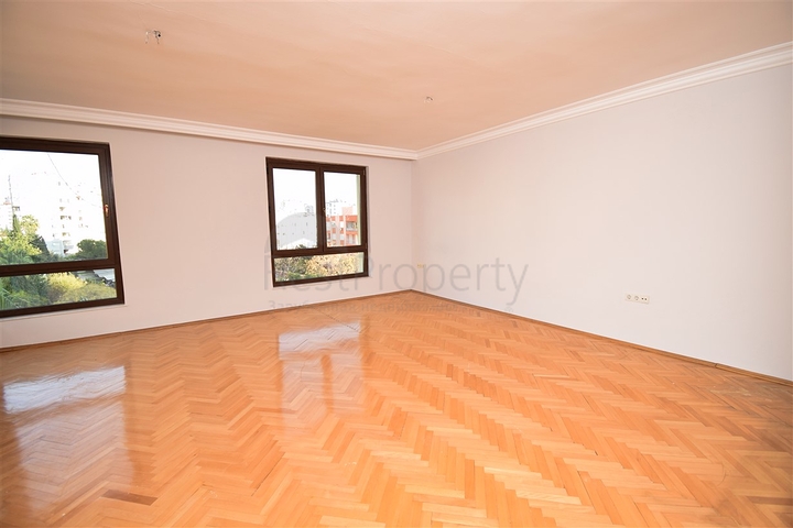 Квартира планировки 5+1 дуплекс в микрорайоне Ешильбахче - Анталия 