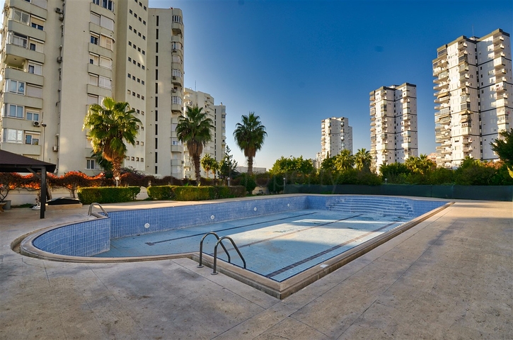 Квартира планировки 2+1 в районе Лара - Анталия