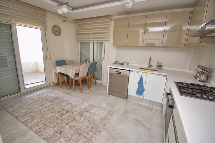 Квартира планировки 3+1 в микрорайоне Кызылтопрак - Анталия 